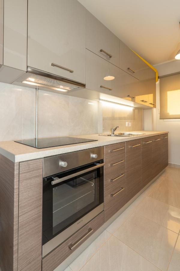 Apartamento Sunny Penthouse W/ Acropolis View Next To Metro Atenas Exterior foto