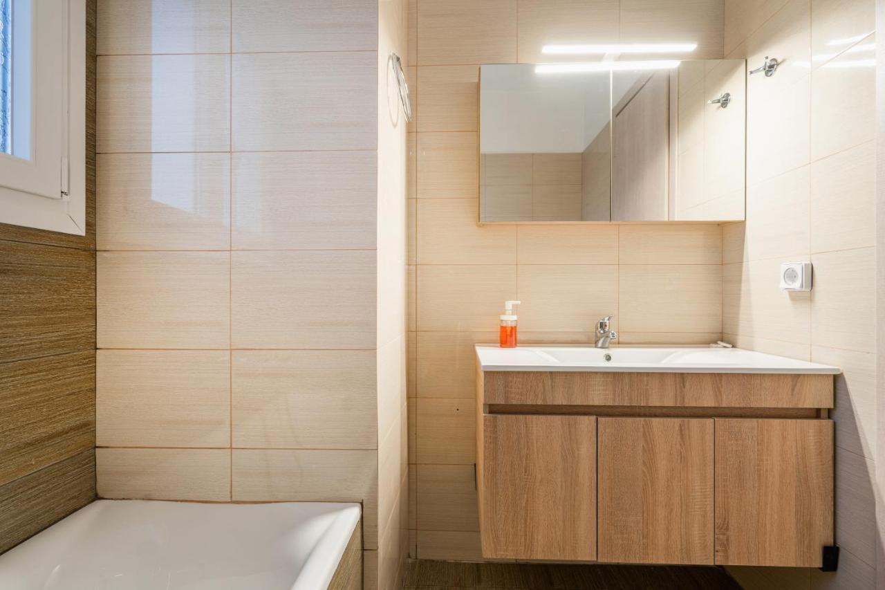 Apartamento Sunny Penthouse W/ Acropolis View Next To Metro Atenas Exterior foto